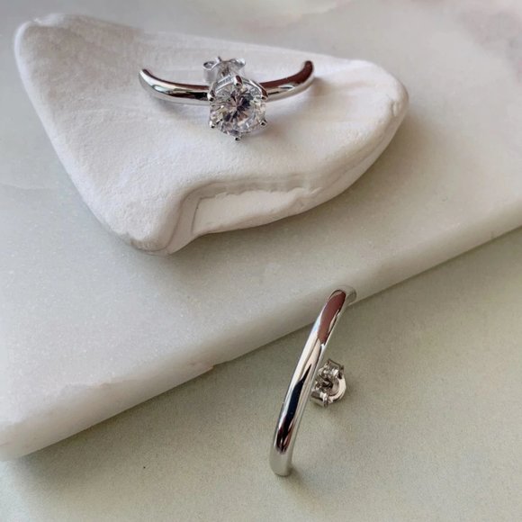 asymmetrical curved bar earrings - Picture 7 of 9